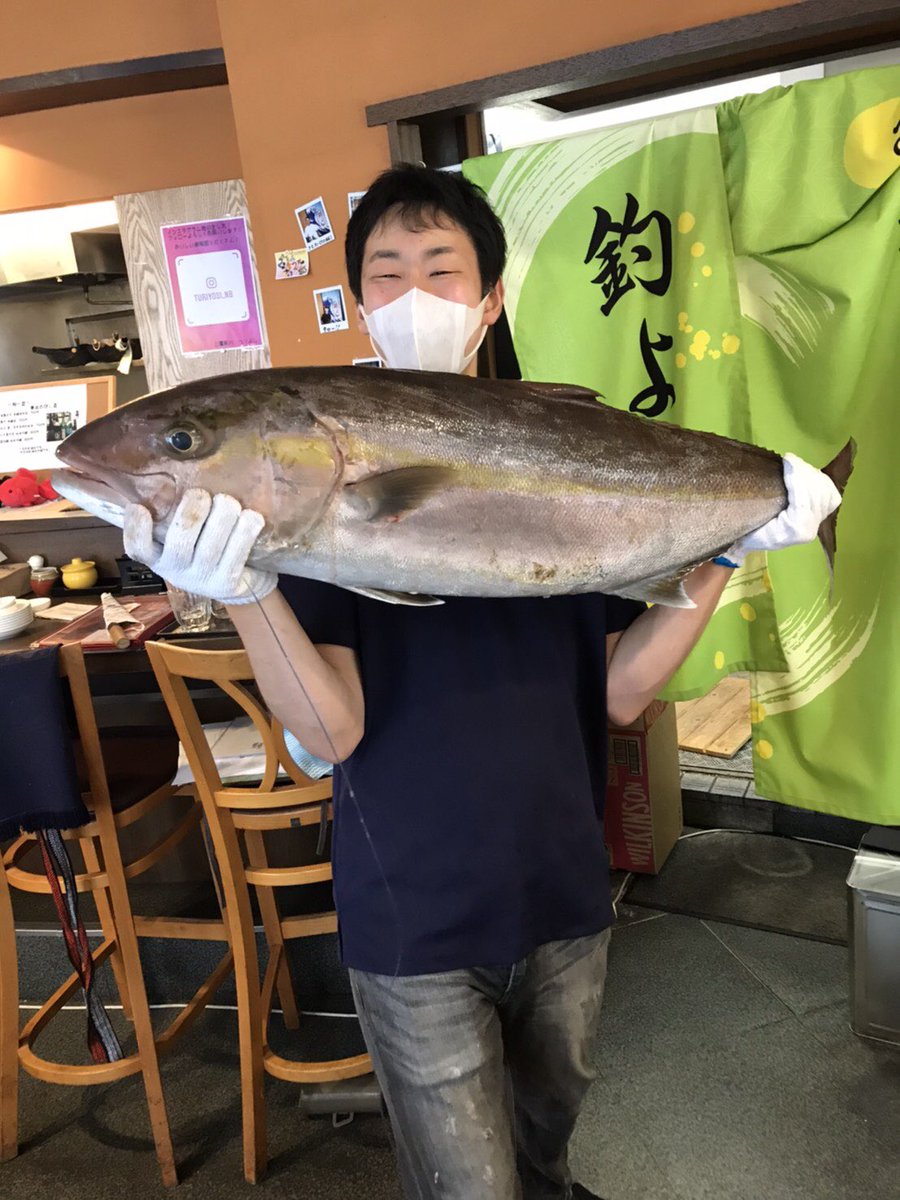 仙川釣よし 本日 八丈島から釣りものカンパチ 青ダイ ウメイロ アカハタ メジナと新鮮なお魚達が入りました お刺身セット特価にてご提供致します テイクアウトもやってます 釣よし 三鷹 新川 居酒屋 ランチ 八丈島 釣り 刺身 T