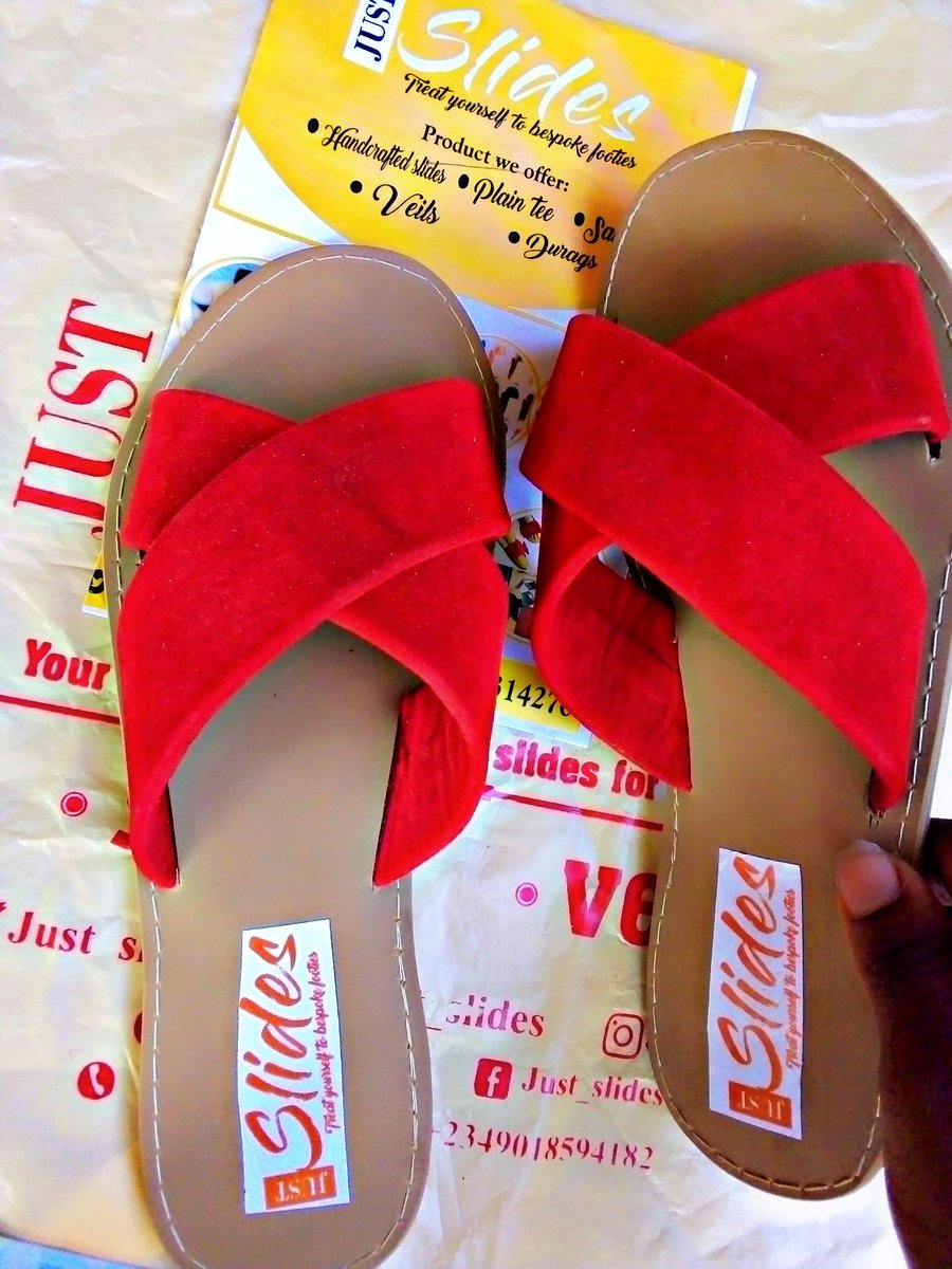 Theleemahng's tweet photo. Fresh🌹🌹🌹
Our OYIN SLIDES served hot🔥🔥🔥
Light but everlasting sole
Suede for the win
Get this beauty for just #2,500
Send a DM via 09050314270
#handmade #handmadewithlove #handmadeslides #handmadeslippers #Madeinlagos #madeinibadan #madeinnigeria https://t.co/asWOV3nfM5