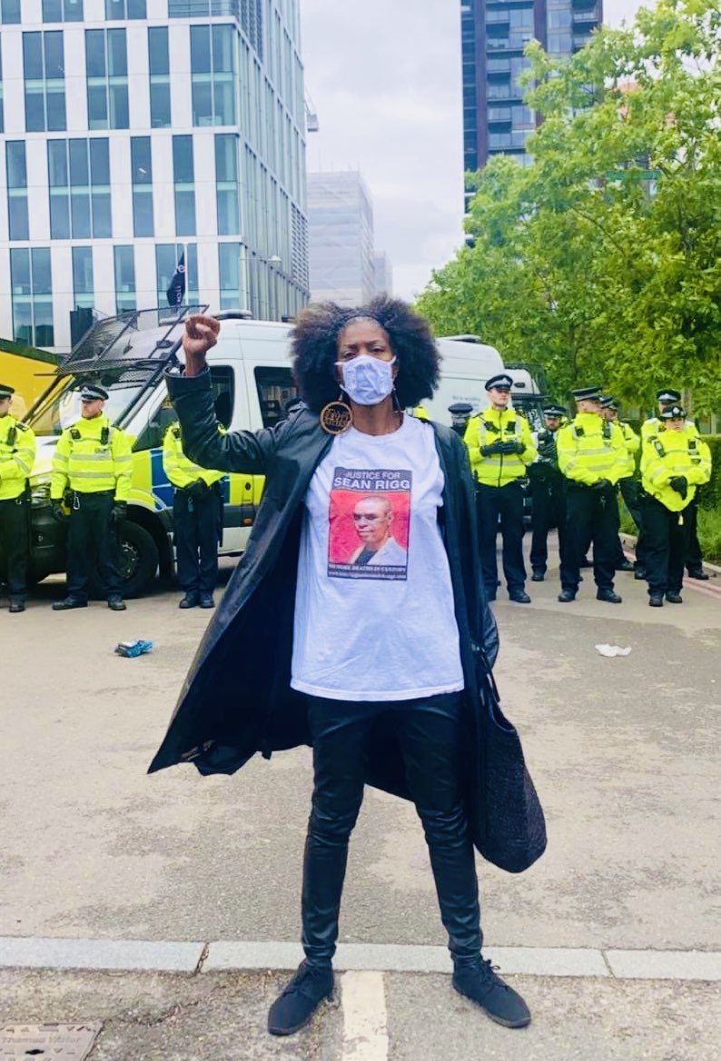 Love this picture of Marcia Rigg, sister of #SeanRigg who died in police custody in Brixton Police Station 2008- Not one officer was successfully prosecuted- she has never given up fighting & inspiring other families to resist ✊🏽 #SayHisName #BlackLivesMatter