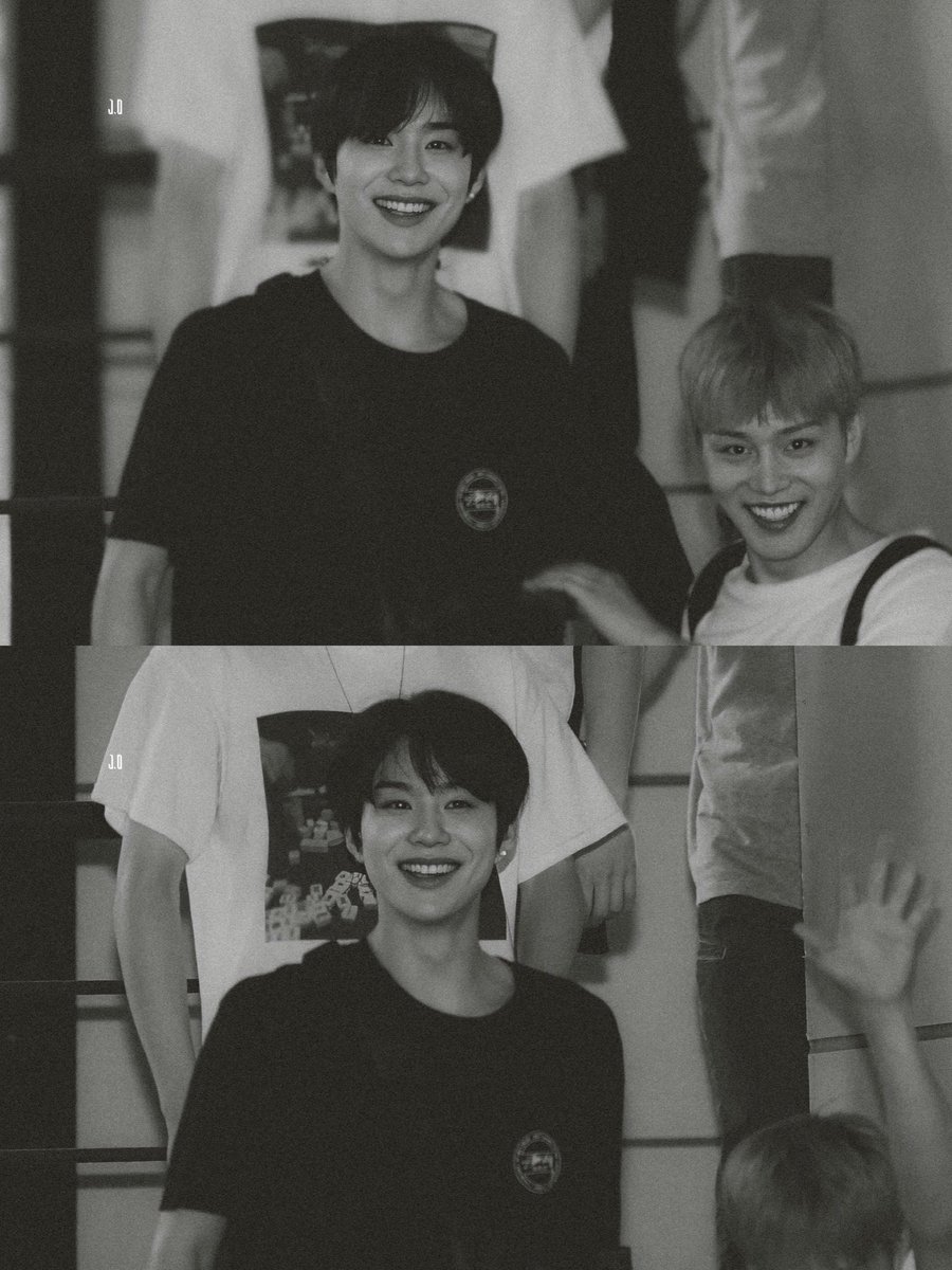 บ้านนี้ตัดปัญหาหน้าลอย ด้วยการทำภาพขาวดำแม่ง55555555555