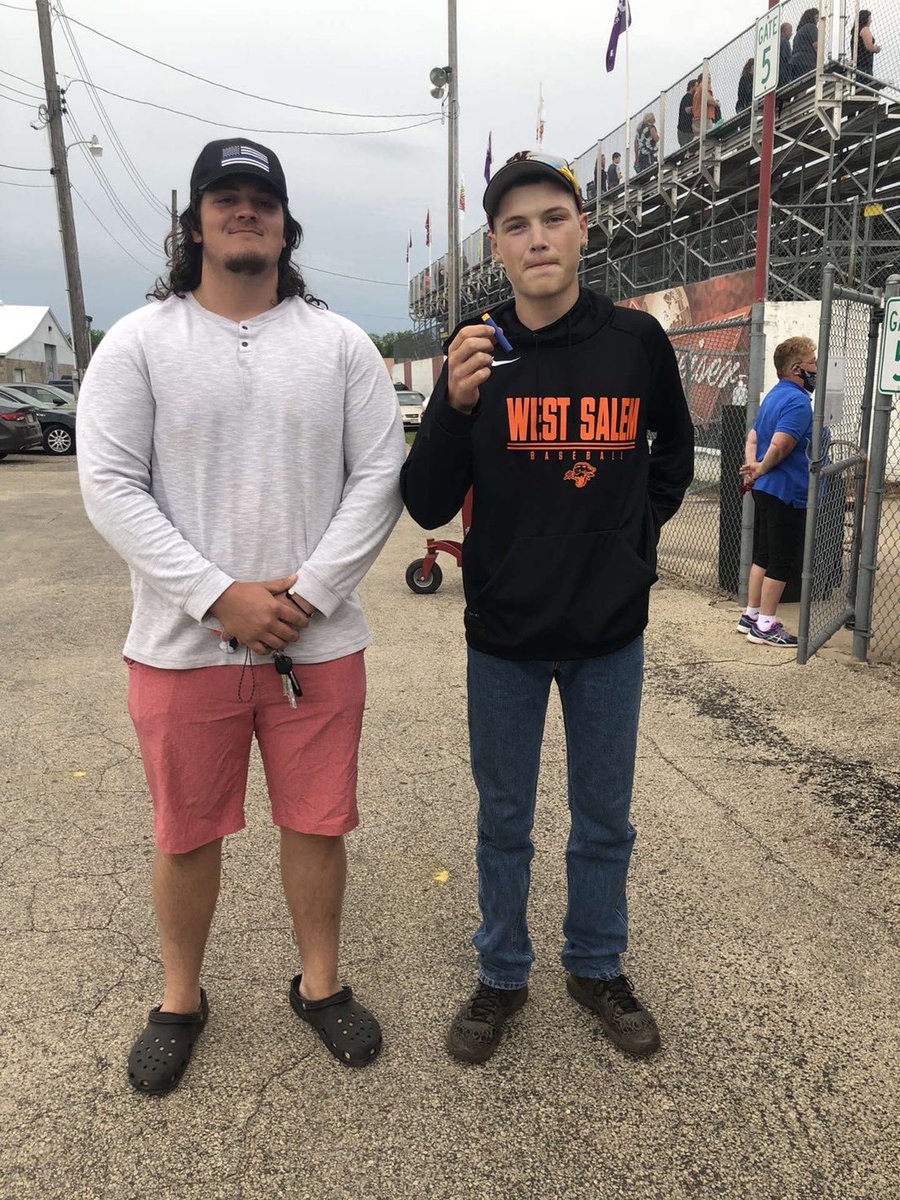 TherrickRoberts's tweet photo. Dawson coming in clutch @NerfSalem #muscleups https://t.co/0dnlM65Wti