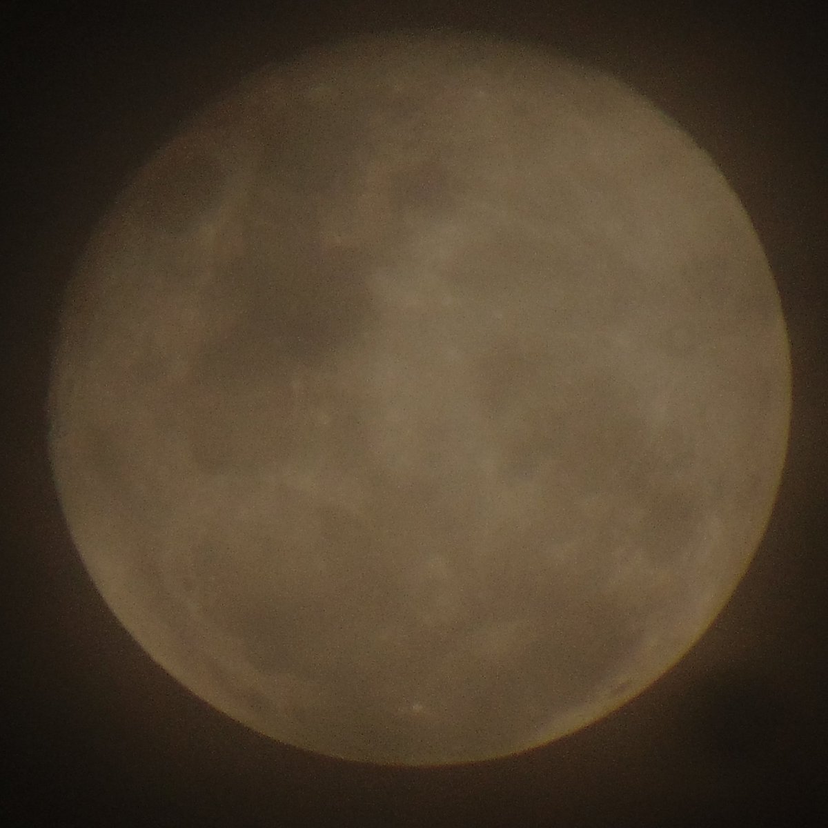 miguelaraos's tweet photo. The killing moon #FullMoon #StrawberryMoon https://t.co/cAWJoecWOe