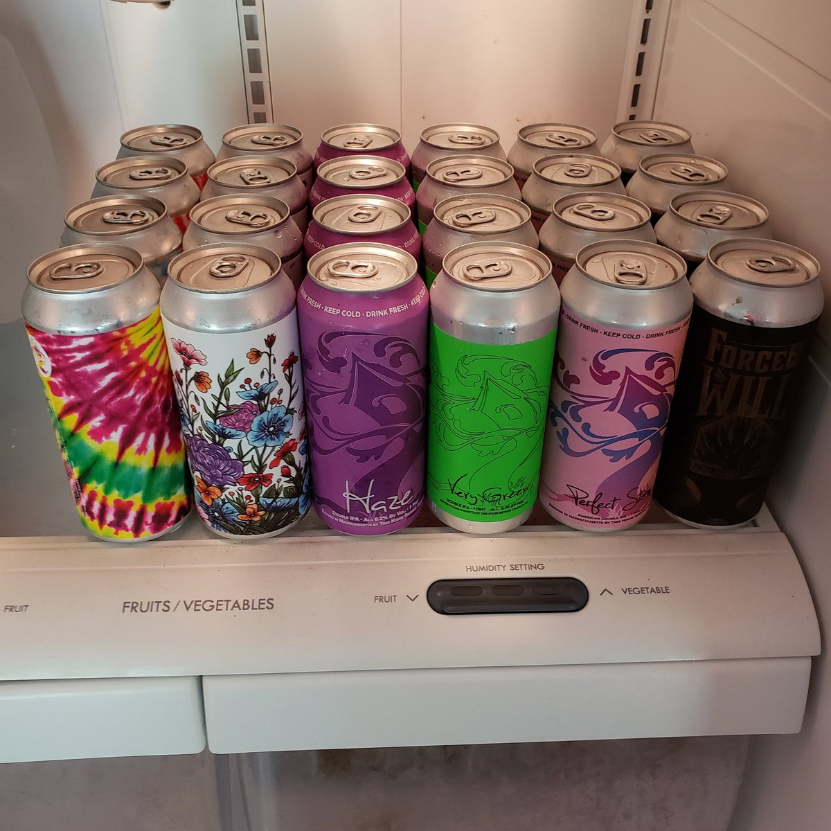 ChefHebert's tweet image. What a wonderful selection from @TreeHouseBrewCo. I'm not sure what to drink first. #IPA #CraftBeer
