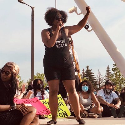 activistshelly's tweet photo. #Blacklivesmatter https://t.co/BF4yb7v7Al