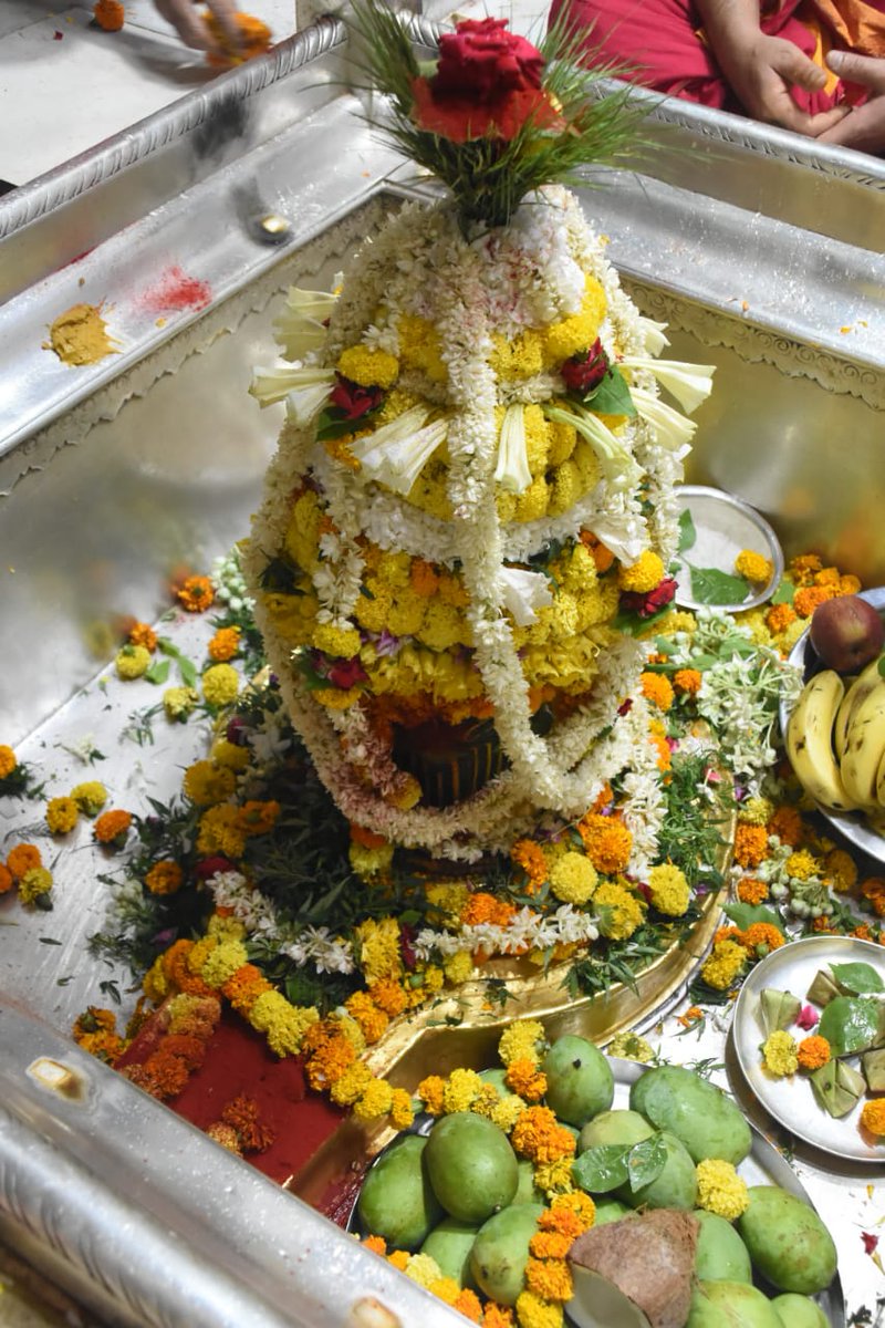 nationfirstravi's tweet image. आज दिनांक 07-06-2020 को श्री काशी विश्वनाथ मंदिर में मंगला आरती।
💐💐🙏 हर हर महादेव  💐💐🙏
#ShriKashiVishwanath #ManglaAarti #CorridorProject #Varanasi