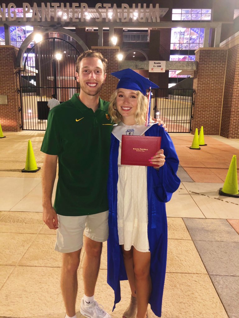 Former brother & sister GHS Mustangs now brother & sister Baylor Bears.  Sic 'em! @Baylor @ghsunity @gcisd #CelebrateGCISDGrads