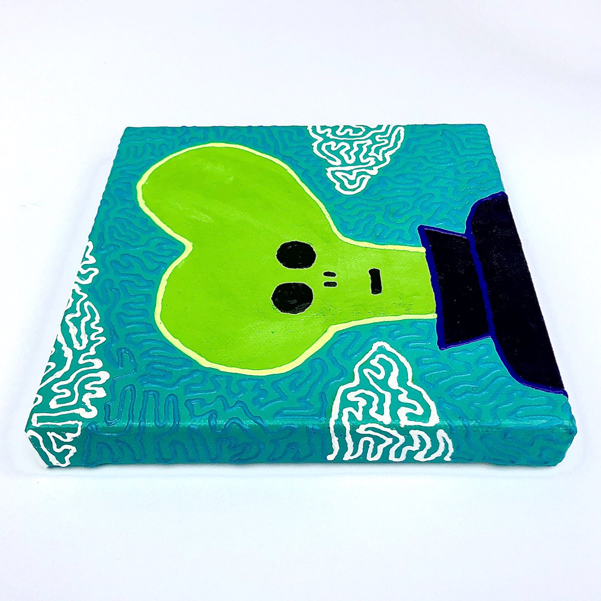 WillSquigDesign's tweet photo. On my Etsy Shop. Green and Violet Alien, Blue and White Squiggle on Turquoise, acrylic paint and fabric paint on canvas, 6”x6”. A part of my new Alien series. Large work@ https://t.co/XuMTfjfuYQ #aliens #acrylic  #popart #absract #interiordesign #homedecor #graffiti #art #etsy https://t.co/rqCZGKQW14