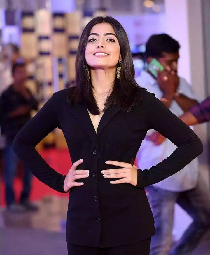 My goddess rashmikha  @iamRashmika Every single day you should wake up and commit yourself to becoming a better person.Lots of love    Love's you worship you your sincere fan  @iamRashmika  #RashmikaMandanna