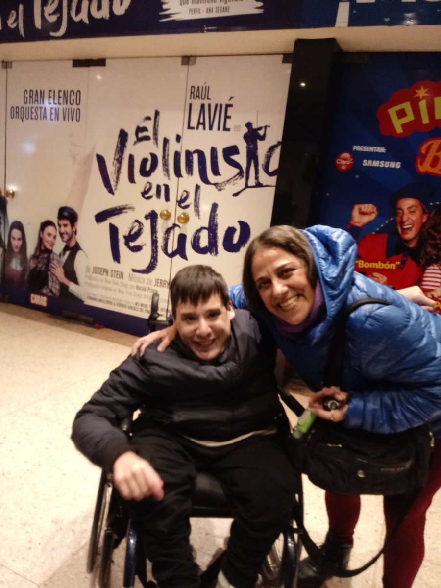 facucuesta88's tweet image. @andykusnetzoff buenísimo #PodemosHablar con:mi amigo @germanpaoloski (a quien conocí en 2018 cuando ambos salíamos de ver @elviolinistaok donde actuaba su mujer @sabrygarciarena junto a mis amigos @LavieRaul y @julitacalvok y además lo veía en #NETxFOX) genios!!! desde Mercedes.