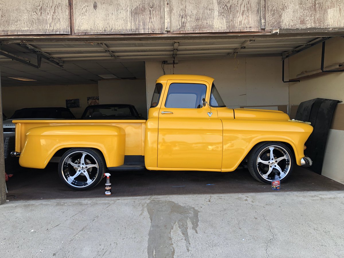 Joshieeboyyy's tweet image. Boom all cleaned up #Chevyapache #forgiatos #airbags