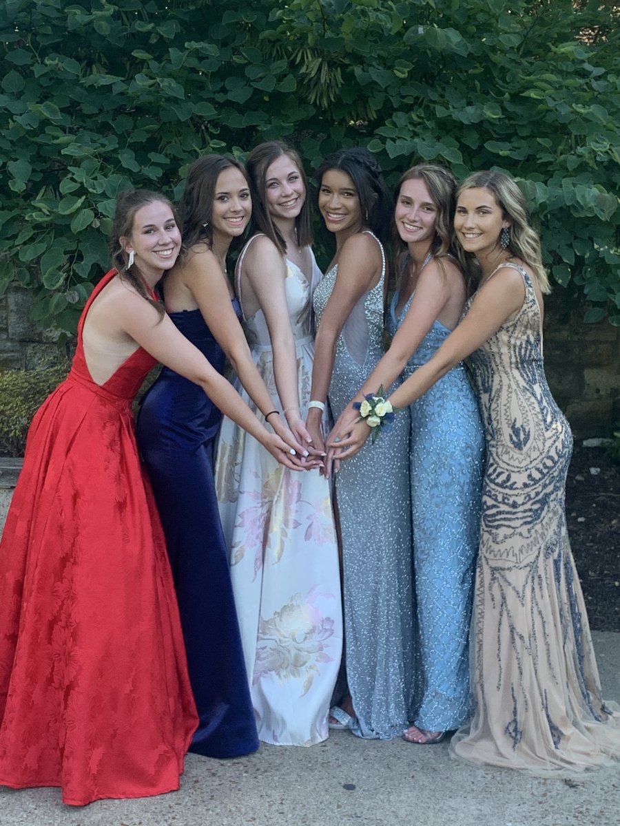 JillJilly323's tweet image. Blair Oaks High School Prom 2020💚#anotherlast #morememoriesmade