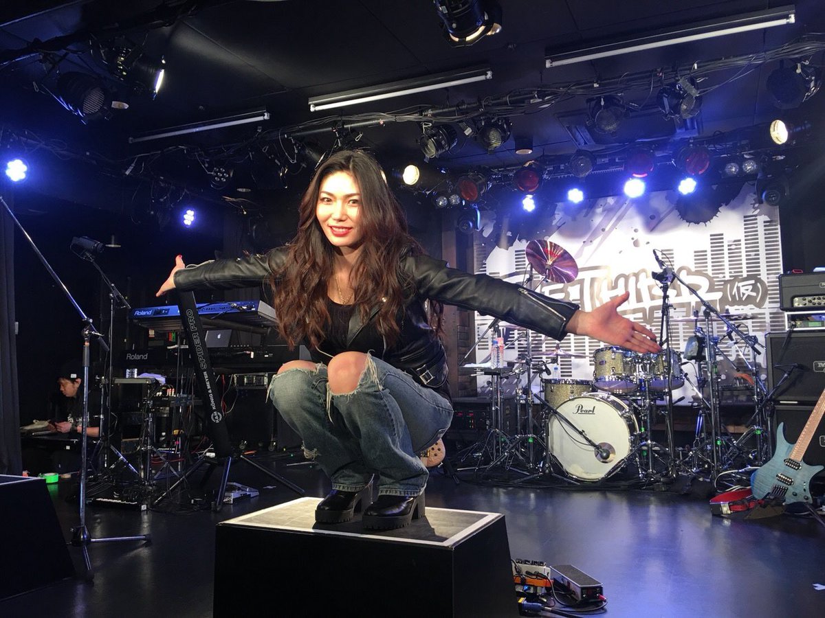 Raychell 4 10 ワンマンlive開催 در توییتر Day1の今日はthe Third 仮 1stライブ スペサルゲストに紗英も来てくれるから楽しみ The Third 仮 Tシャツに The Third 仮 ペンライトでブチ上がる準備したよ みんなは何装備でブチ上がる