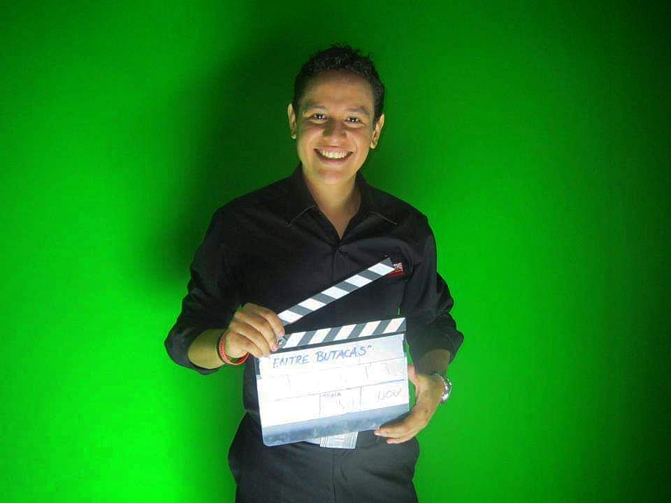 FER_ACTOR_'s tweet photo. Sólo el que ensaya lo absurdo, es capaz de conquistar lo
imposible.
-Miguel de Unamuno-

#TB junio 2014

#feractor #ferrodriguez #ferelcaver #actinglife #actor #ElSalvador https://t.co/RU9GtXVuM8