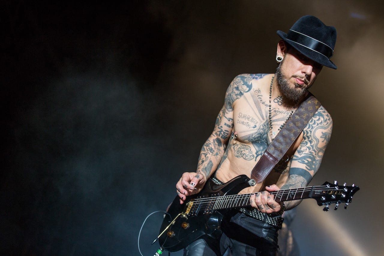 Happy birthday Dave Navarro! 