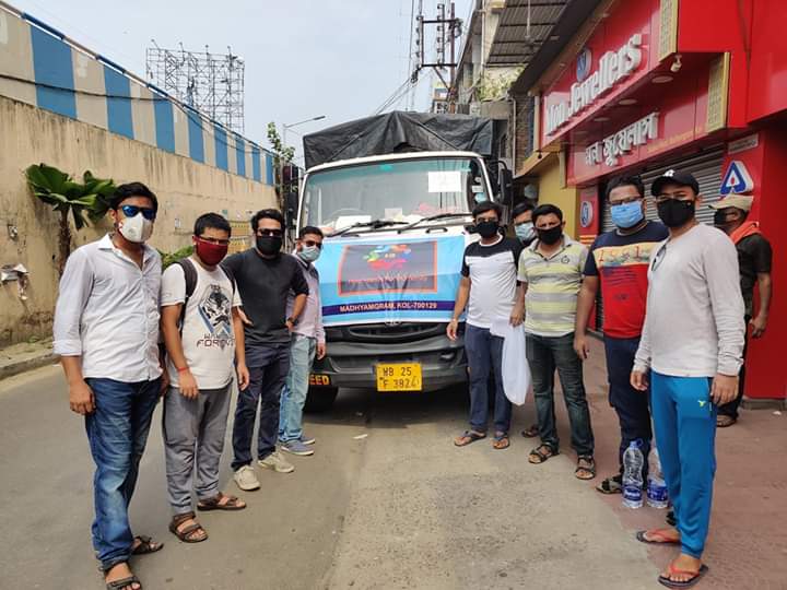 Holdhands_H3's tweet photo. Today we are travelling to commence Amphan cyclone response relief work in Khanpukur Village of Hasnabad in North 24 Parganas.
With the assistance of local Ramkrishna Mission organisers, we will distributing tarpaulins and ration packets for 200 families.
#AmphanReliefWork #H3 https://t.co/IcyORMTcvI