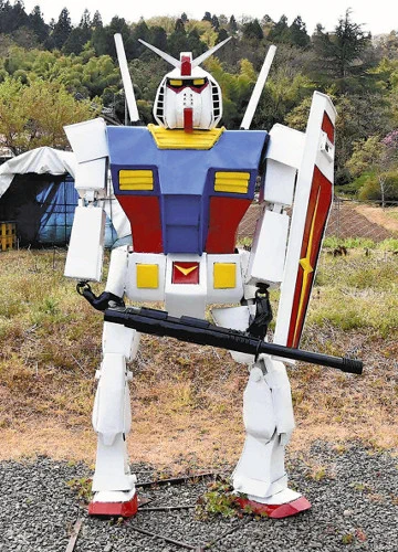 福島県にあるへたれガンダムのビームライフルが盗まれてしまうwww