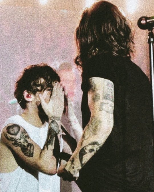 legendsofLouu's tweet image. "Always in my heart, Harry Styles.

Your sweet creature." ♡♡♡