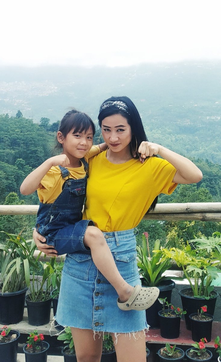 Hello All, 
How is the lockdown treating you? 
It's an unpleasant year for all of us, no doubt. However, let's not lose hope. 
We will come out of this! 
I hope we find smile in the little things around us💞
My life is busier with bunch of kids around, stressful yet I find smile!