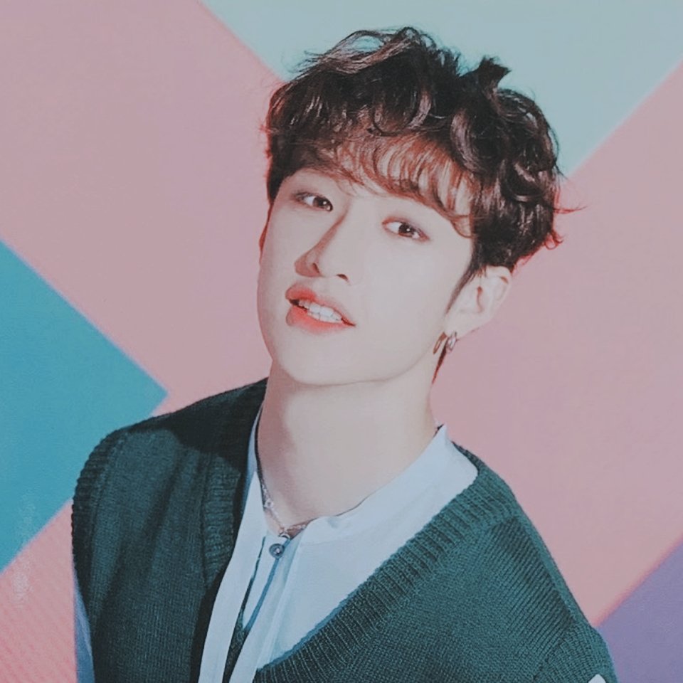 полное имя бан чана. крис stray kids. бан чан из stray kids 2022. полное имя бан чана. Charmer stray kids.