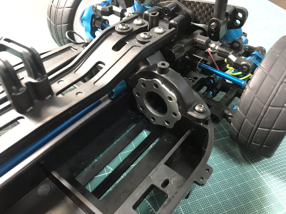 atsushikun_rc's tweet photo. このTT01でタミチャレZEROに出るために、ブラシレスモーター仕様からブラシモーター仕様に変更したいと思います。せっかくタミヤのブラシレスモーターとアンプを買ったのですが、いったんお預けです。
#TT01E #TAMIYA #TAMIYARC #タミヤ #タミヤRC https://t.co/Yv8lh8Y2Zz