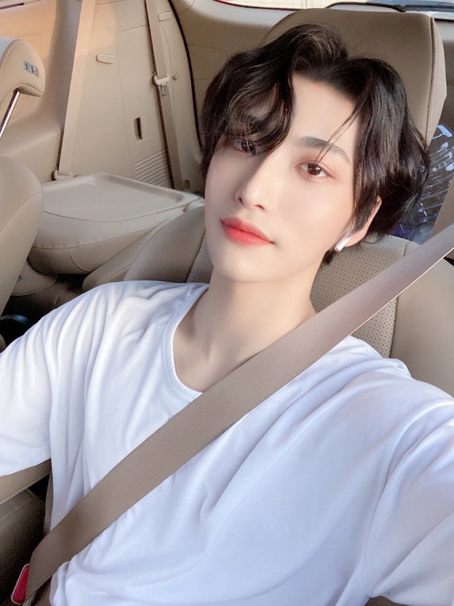 ATEEZofficial's tweet photo. [#성화] 우린 태양 아래 누구보다 더 뜨거우니까 걱정하지 마 🌊🌊
#ATEEZ #에이티즈 https://t.co/J8G55Mva0u
