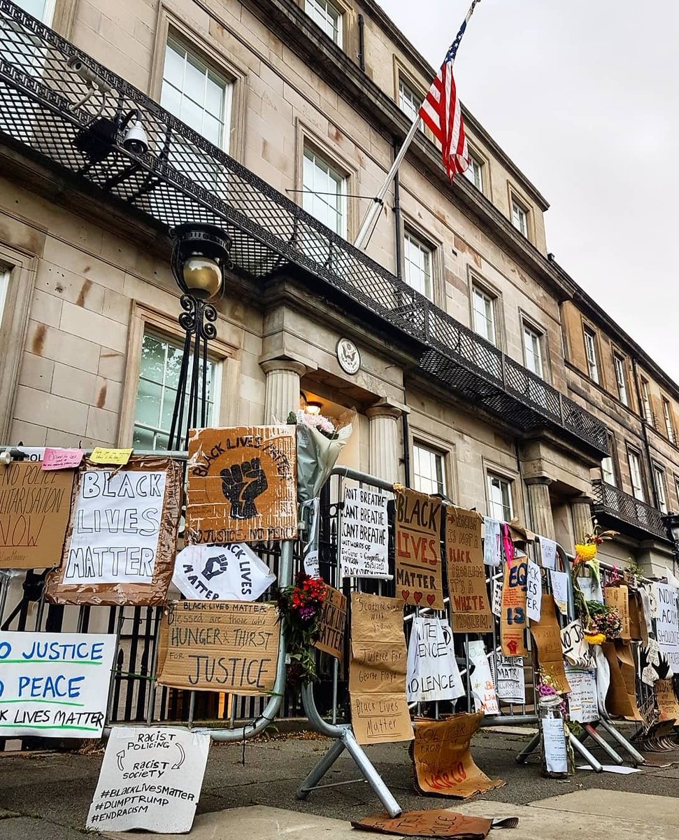 rmlferrier's tweet photo. Hundreds of #BLM messages outside the US Consulate in Edinburgh this morning, ahead of the protest at Holyrood Park later. https://t.co/M9hJmlSNas