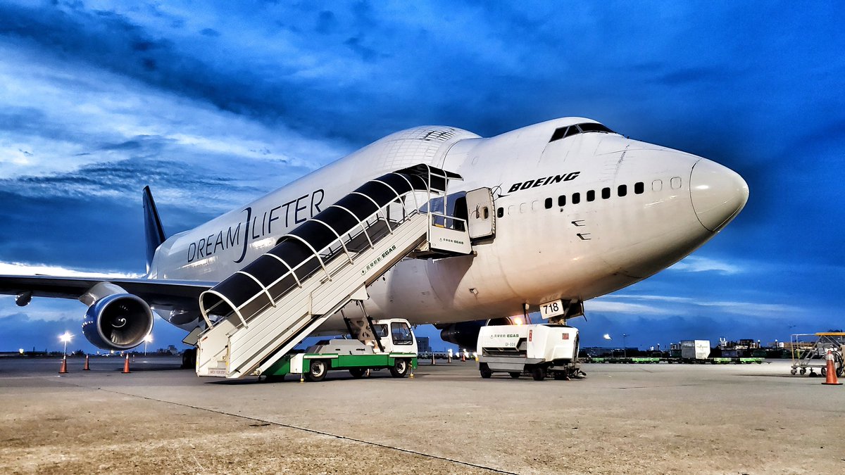 Kun_Supertomcat's tweet photo. N718BA
Boeing 747-4H6(LCF) 
2020/6/6 RCTP
#n718ba
#boeing 
#lcf
#dreamlifter
#rctp
#taoyuanairport https://t.co/6II0W34zYB