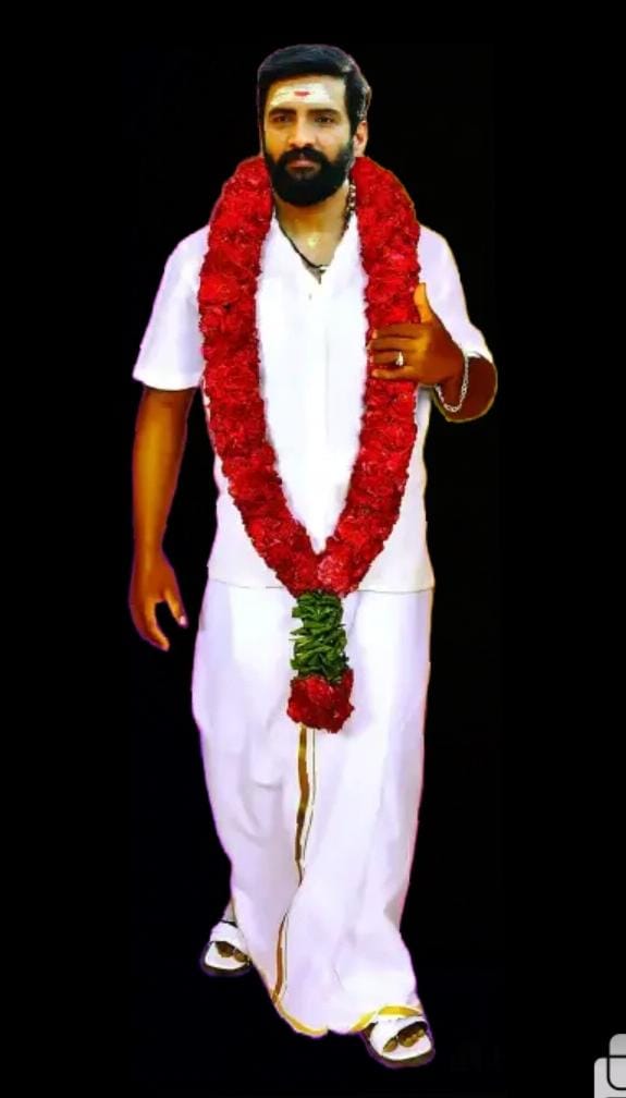SanthanamGp's tweet photo. Brothers💐

#BiskothTeaser
#BiskothAL
#Biskoth
#Lovely_Santhanam💕
@Dir_kannanR @iamsanthanam @KumaravelKuppu3 @santa_msm @KumaravelSujith @RanjithSanta
@VeeraAxn @Santa_Dinesh @SANTARamesh2 @iamSantaSabari 
@YugandharNaick1 https://t.co/DSiAVOk8h4
