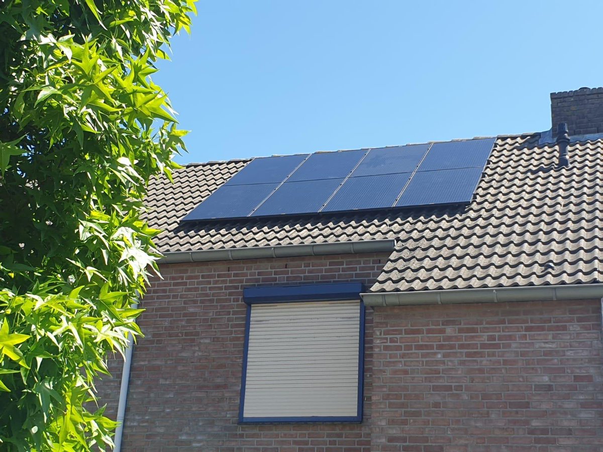 Deze week weer diverse projecten voorzien van #zonnepanelen met <a href="/Enphase/">Enphase Energy</a> micro omvormers. 25j productgarantie. #laatdezonmaarschijnen