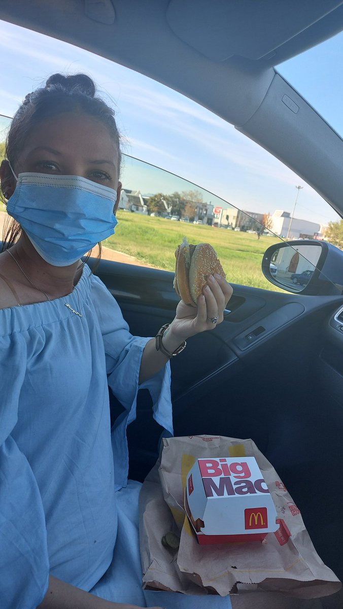 zeablck's tweet photo. @KFMza @McDonalds_SA @KFMza @McDonalds_SA #REUNITED https://t.co/ZM4ohXxT9c