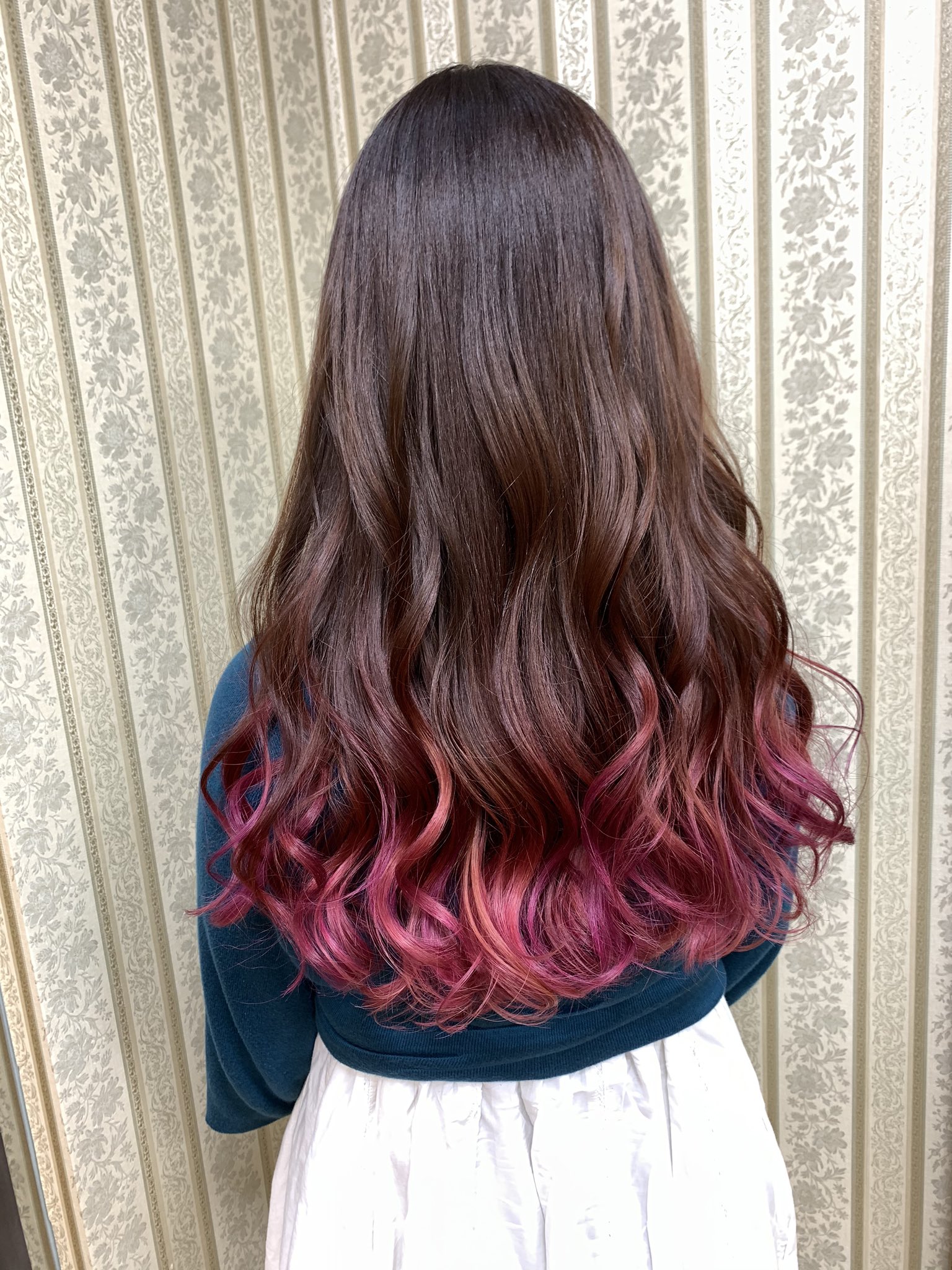 シャンテグラム ヘアスタイル紹介 明るめブラウン ピンク系グラデーションカラー 毛先のみブリーチ T Co Xsnedtdqhh Twitter