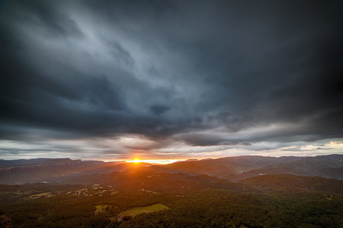 Amanecer desde el Salt de la Minyona en Osona <a href="/MeteoBac/">MeteoBAC ❄️</a>