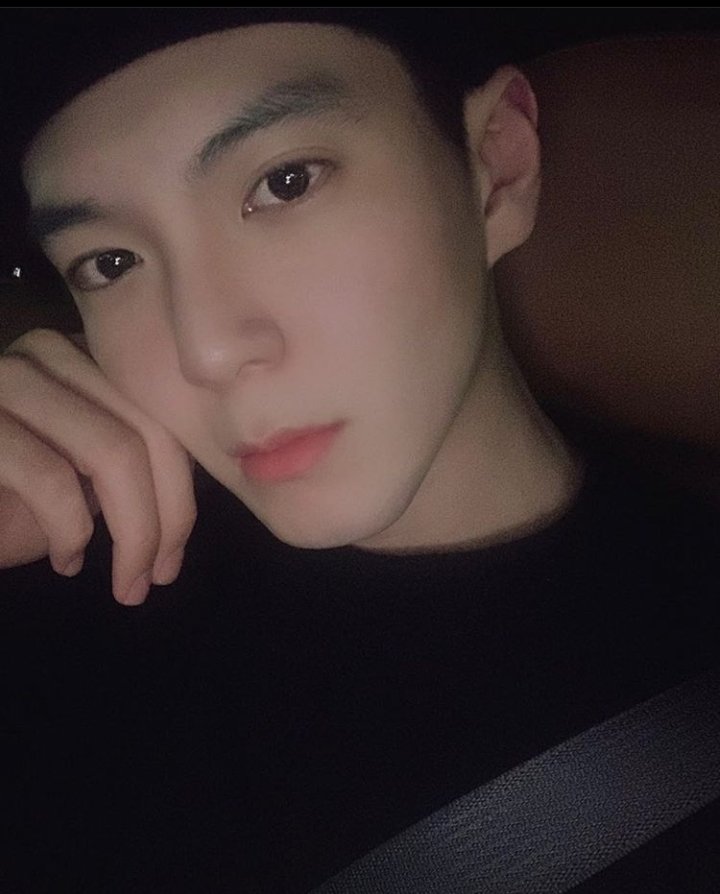 junniepics's tweet photo. Heojun's post on Instagram! He's so handsome 💓💓 https://t.co/6IlCj8JUUg