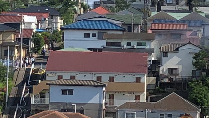 火事 横浜市金沢区富岡西7丁目で火災 煙あがる 上空にはヘリ 現場画像まとめ まとめダネ