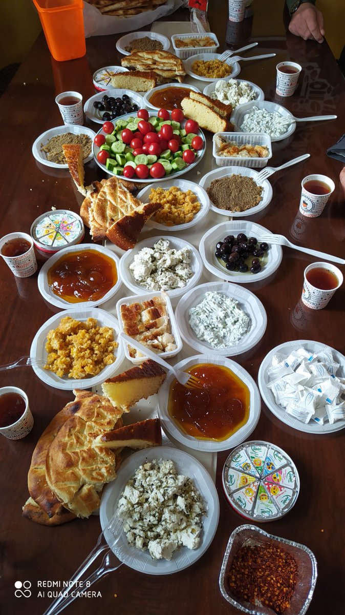 mesuttuncdemir's tweet photo. Arşivden çıkan kahvaltı ☺️
#dunyakahvaltıgunu 
#theworldbreakfastday 
#rojataştêyacîhanê https://t.co/dqBVj8nm1G