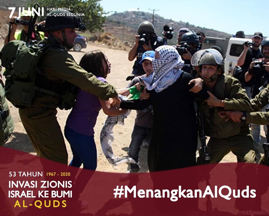 Hilmi28's tweet photo. Hari ini 53 tahun yg lalu, Al Aqsa dirampok oleh zionis Israel dan tanggal ini dijadikan sebagai Hari Media Al-Quds Internasional.

Mari bersama2 kita gaungkan tagar #MenangkanAlQuds agar menggema ke seluruh penjuru dunia. Allahu Akbar !!! https://t.co/99xZlphDXI