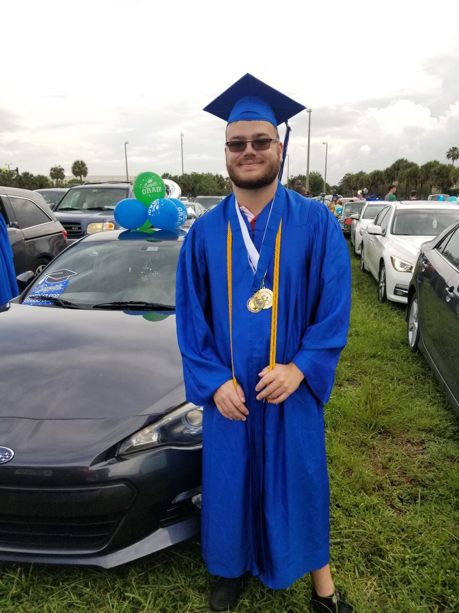 WarrenCSHSBRACE's tweet photo. #CSHSclassof2020 💚COLLIN SPEARS💙 happily celebrates his upcoming graduation at the ⭐️#CSHS Class of 2020 🚘PARADE🚘⭐️ hosted by the City of Coral Springs Wednesday! #WayToGo @principalCSHS @Counselor_BRACE https://t.co/4Hkz3vyiI6