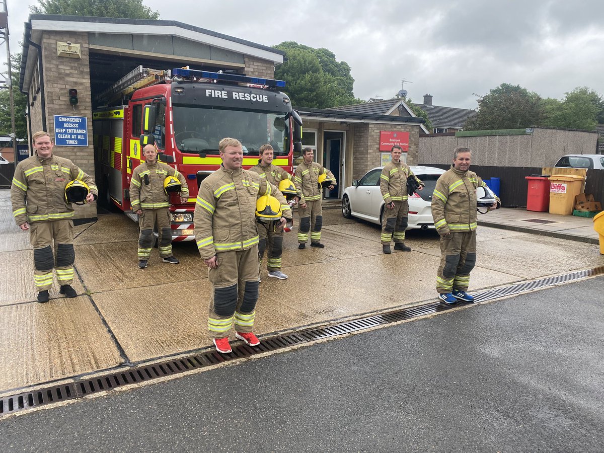 The crew are limbering up ready for our <a href="/firefighters999/">Fire Fighters Charity</a> 5 mile run Setting off from the station at 10am and running the streets of Binbrook and Brookenby. Look out for us and show your support. 
<a href="/LincsFireRescue/">Lincolnshire Fire and Rescue</a> @LincsFM 
#socialdistancing #fireandrescue #funrun #community.