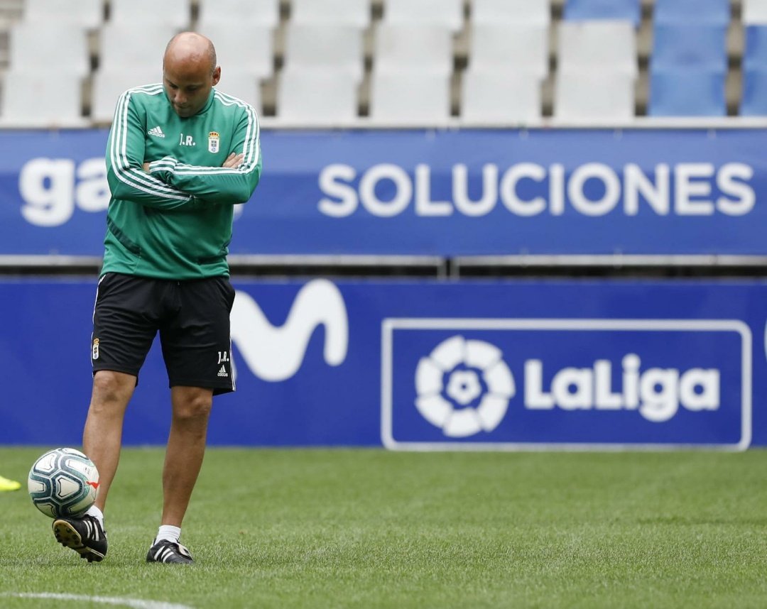 "Controlar las emociones porque el fútbol es una locura y en pocos días puede cambiar todo. Tienes que estar preparado para ello. El fútbol profesional es una montaña rusa de emociones." Javi Rozada <a href="/JaviR82/">Javi Roza 82</a>.
Entrevista completa en: Formafut.com