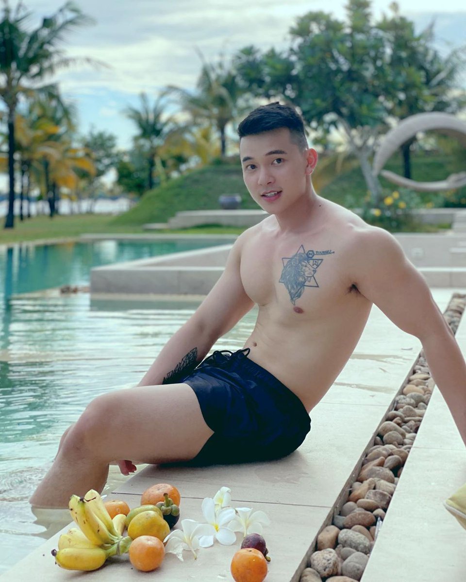 YGAlex3's tweet photo. Ig: david.ray93
#davidray #asianboy #vietnameseboy #lunch #gym #cuteandsexy #sexyboy #hollidays https://t.co/yrj7SMdhom