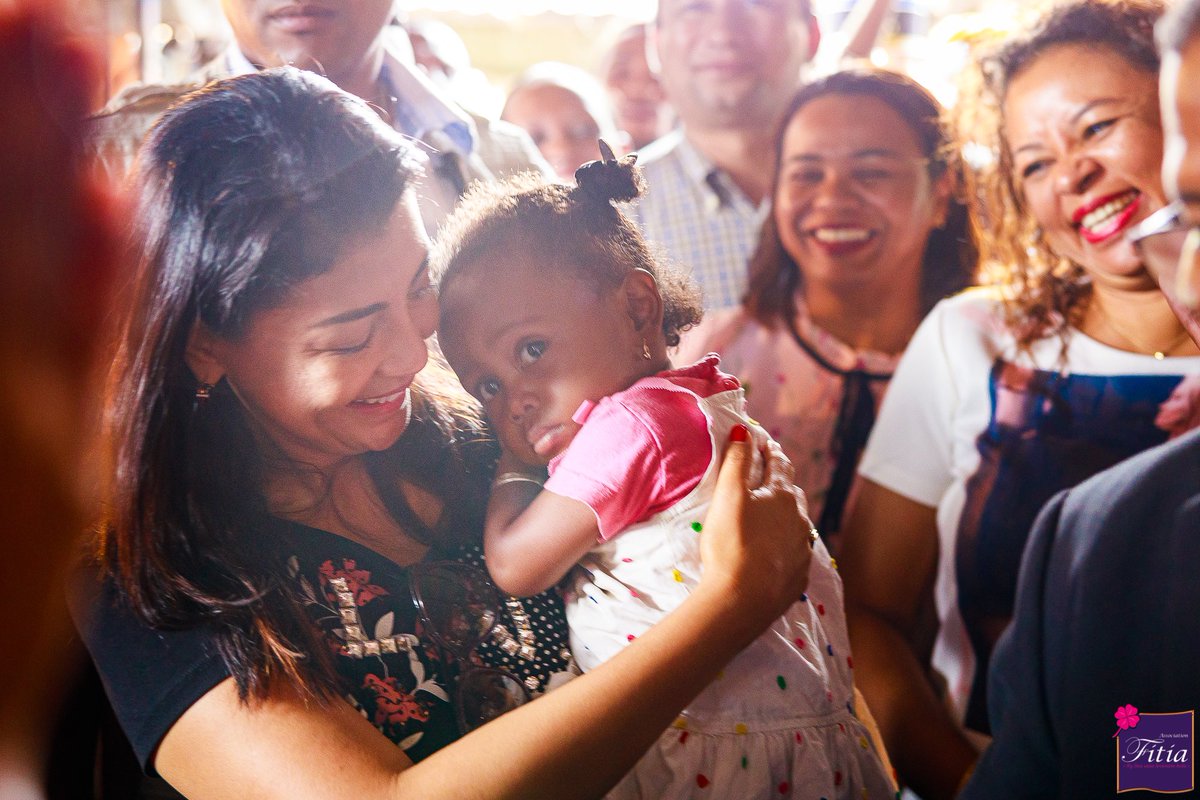 Rendons hommage à toutes les mères Malagasy de nos quotidiens mais aussi à celles qui ne sont plus là ! Elles sont porteuses d’une tendresse infinie. Même si parfois nous sommes découragées, soyons fières de nous ! Profitons de cette journée avec notre famille. #FeteDesMeres