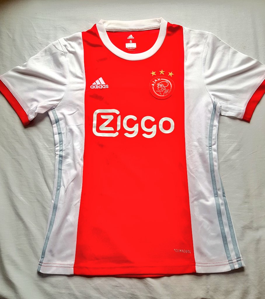 Day 72:Ajax home, 2017/18.An absolutely excellent shirt, and then 2 days after it arrived, Davy Klaassen signed for Everton. Sigh. 9/10. @homeshirts1  @TheKitmanUK  @ShirtsIsolation