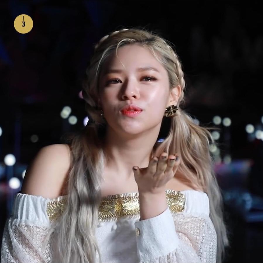 myjeongarchives's tweet photo. respect jeongyeon. she deserves the best in world. she is talented, beautiful, kind, friendly and hardworking. she is careful to her fans and members. we are so lucky to have her and we better start treat her the best way. i love you so much our lovely jeongie💖 #RespectJeongyeon https://t.co/AAwld9rUEd