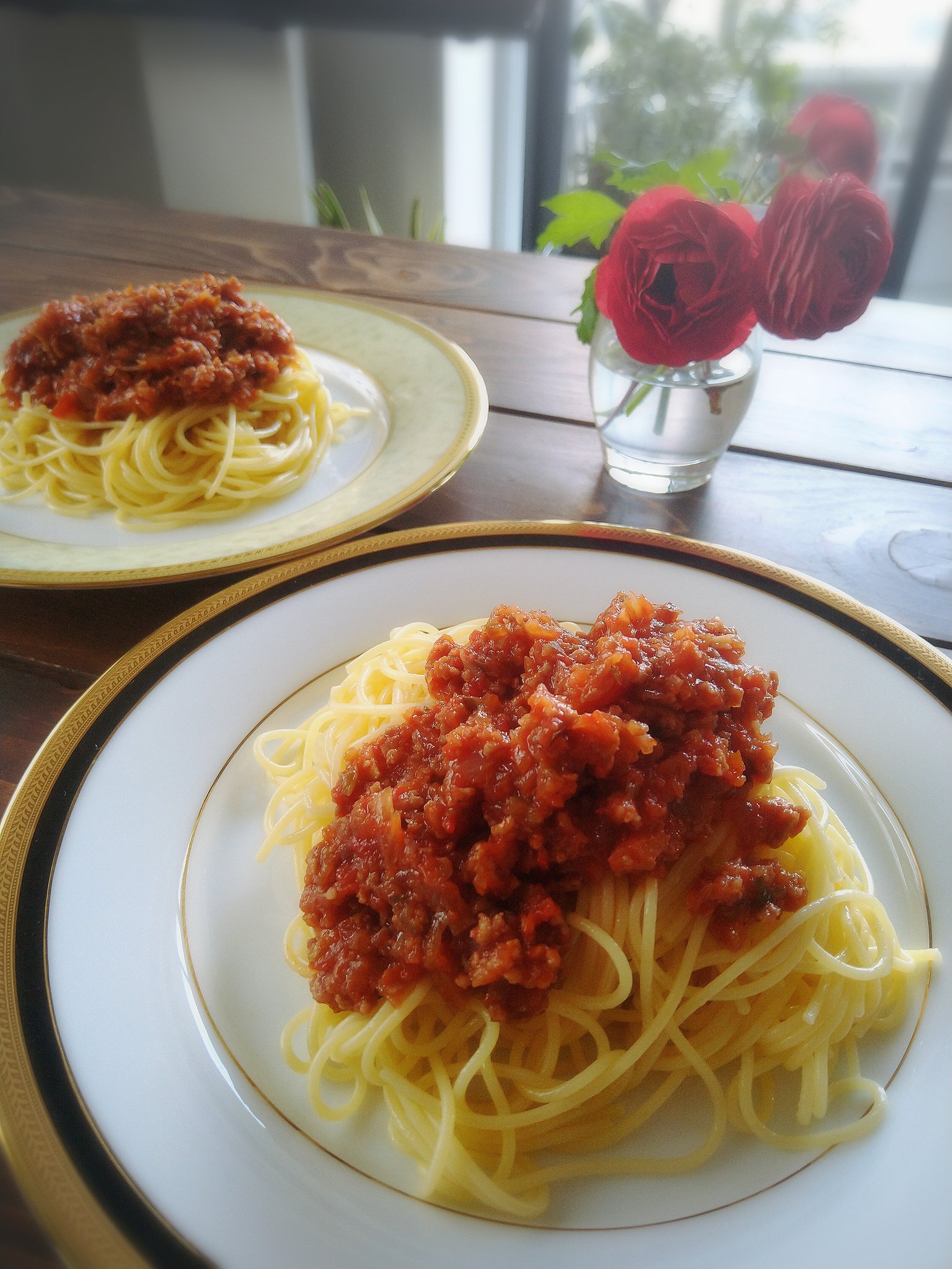 美化委員 On Twitter ミートソースはひき肉と玉ねぎとナスも入れました お野菜はブラウンのハンドブレンダーで秒でみじん切り 楽です こんなに良い時代に生まれて幸せ 晩御飯 おうちごはん ブレンダー