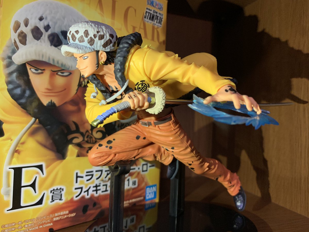 Kei One Piece垢 一番くじ ワンピース グレートバンケット E賞トラファルガー ロー フィギュア開封 表情結構似てる スタンピードのローの衣装カッコいい 細かいところだと服の傷がきちんと再現されてるのがgood あと Room発動の