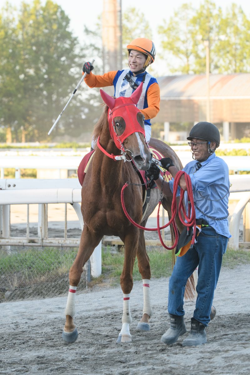 金沢競馬 On Twitter ロンギングルック号が第２回徽軫 ことじ 賞優勝 本日行われました北國新聞社杯第２回徽軫 ことじ 賞は ロンギングルック号 中島龍也騎手 金田一昌厩舎 が 優勝しました レース結果はこちら Https T Co I7cspt1eqc Https T Co