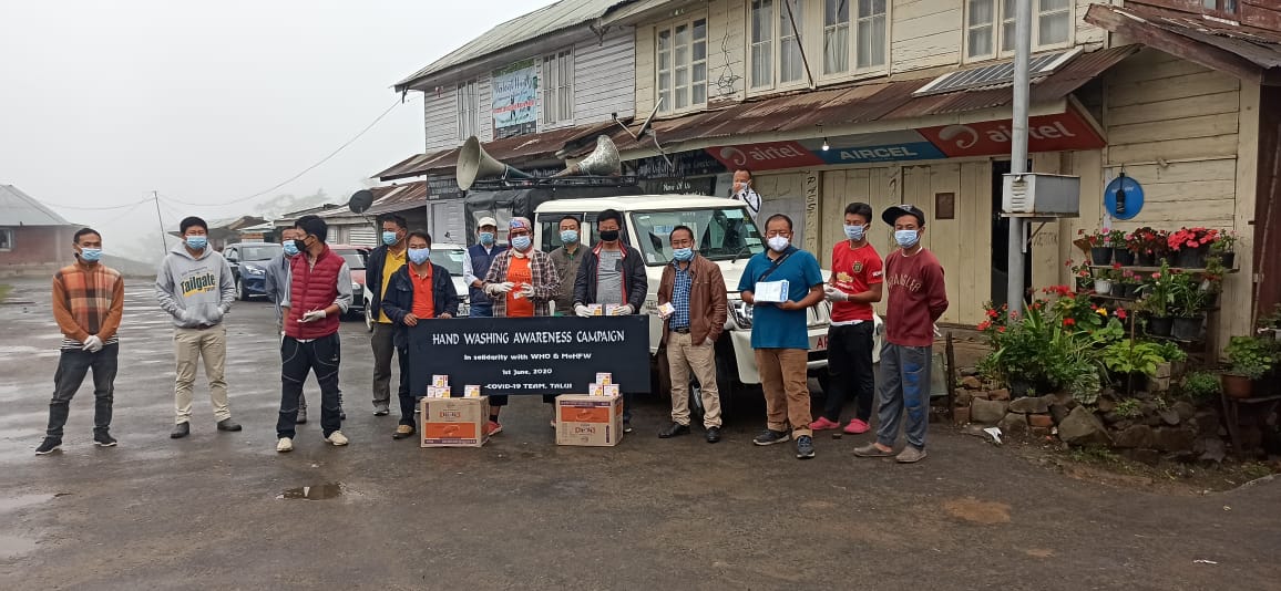 airnews_imphal's tweet photo. #Manipur: Talui (aka Toloi) in #Ukhrul District is one of the role model village in combating #COVID_19 with good personal hygiene & village sanitation. Every households has hand washing facilities at the entrance. No one enters or go out of the house without washing hand #Talui https://t.co/UtQPC1p0Mn