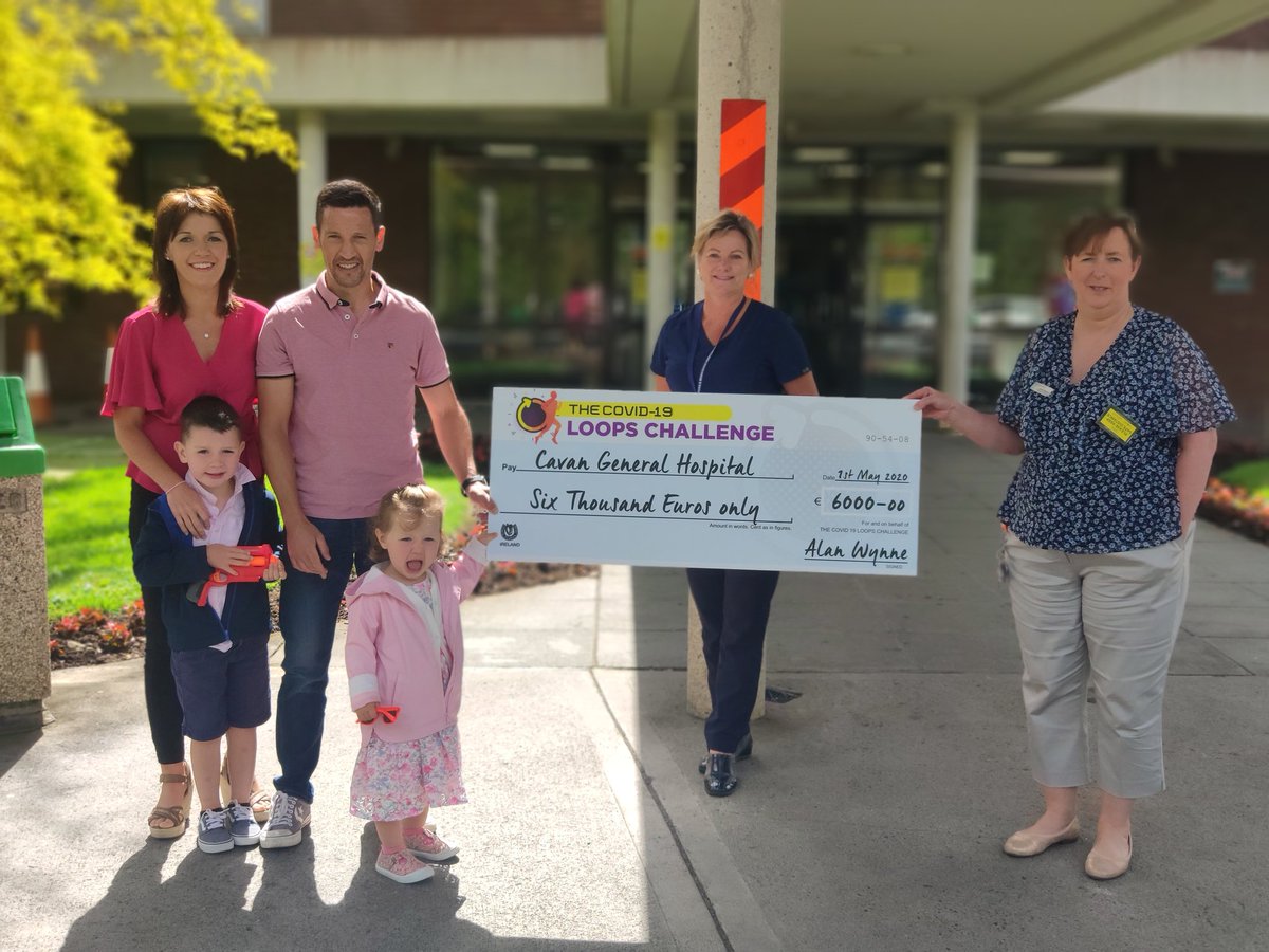 Well we definitively went into a spiral when Alan Wynne & his lovely family arrived to present a €6000 to the frontline staff at CGH. He also donated the same amount to Meals on Wheels based in Drumsna. It took 13.51hrs for Alan to complete 119km in a 19 loop run. Thank you 💋💞