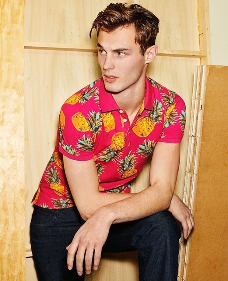 its_gxston's tweet photo. #KeepingUpWithAKP 🍍🍍🍍 https://t.co/Tjj5gdcXsO