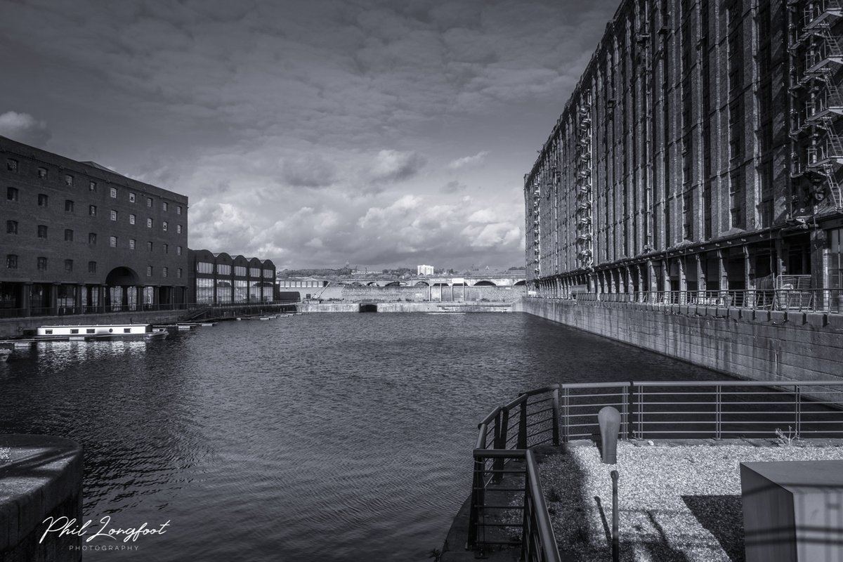 p_longfootphoto's tweet photo. Stanley Dock Liverpool in mono
https://t.co/VyuK837vPi for all the pics @StanleyDock @TitanicHotelLiv @Regen_Lpool @ExploreLpool @angiesliverpool @YOLiverpool @LiverpoolTweeta @investliverpool #liverpool #merseyside #stanleydock #canon80d #monopics https://t.co/zT9A5q3kS9